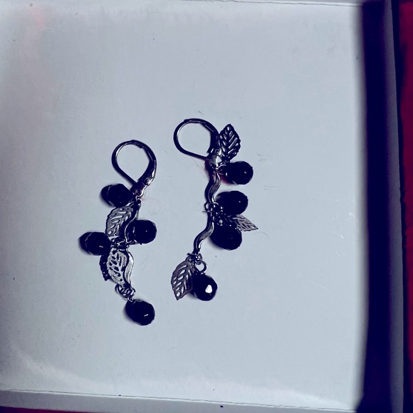 Black needs and silver leaf drop earrings - Picture 1 of 1
